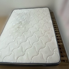 【引き取りの方】Inofiaのダブルベッド+すのこ付きの画像