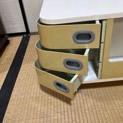 キャスター付き収納テーブル
の画像