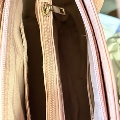 【新品】ピンク型押しレザー調バッグの画像