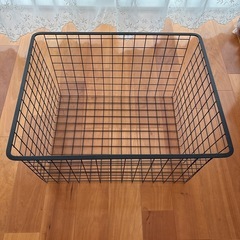 ワイヤーバスケット　黒　ランドリーボックス　中古品　の画像