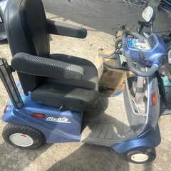 　セニアカー　
電動4輪の画像
