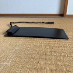 黒のクリップボード、ペンホルダー付きの画像