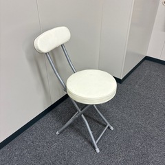 サブデスクand 折りたたみチェアの画像