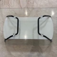 ニトリのガラステーブルの画像