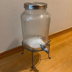 IKEA VARDAGEN ヴァルダーゲン ドリンクサーバー 5L スタンドつき付きの画像