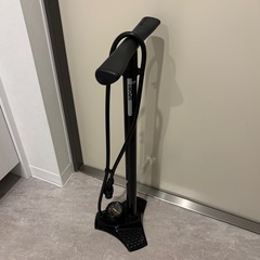 TREK FX2 サイコン等の付属品＋フロアポンプ付き 2017年モデル サイズ20 色Matte Trek Blackの画像