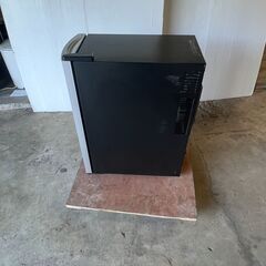 knチヨダ ワインセラー 収納 ブラック vialegre ビアレグレ　vt-wc12a-bk　飲みかけのワインも保存できる縦置き収納 （ボトル保管：横置１２本または横置８本＆縦置き4本）の画像