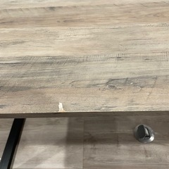 ダイニングテーブル(グレー木目調)の画像