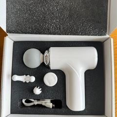 美品‼️GEEGVVのMINI MASSAGE GUNで、筋膜に働きかけて労りませんか？！の画像