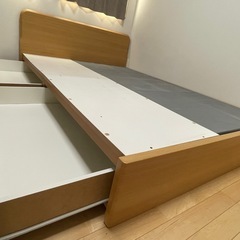 収納付きダブルベッド（10年前のニトリのもの）の画像