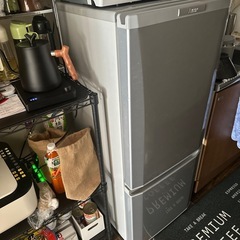 冷蔵庫全容量146Lの画像