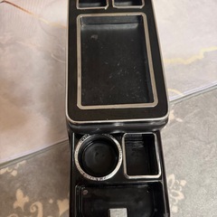 肘掛けボックス　コンソールの画像