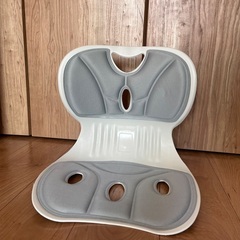 骨盤・姿勢矯正クッション　椅子の画像