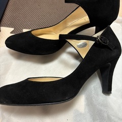 ｐｉｔｔｉ　パンプス　23㎝の画像