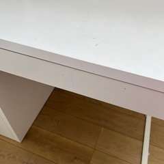 IKEA 学習机の画像