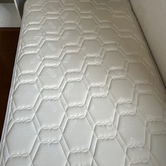 シモンズ　シングルベッドの画像