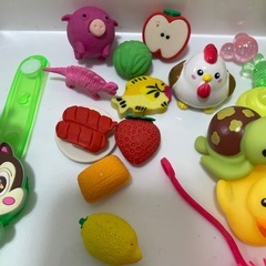 おもちゃまとめ売り スーパーボール　光るおもちゃ　動物、食べ物消しゴム　縁日　キラキラの画像