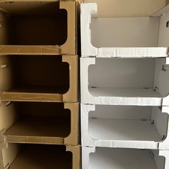 ダンボール棚　の画像
