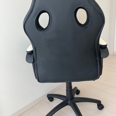 本格ゲーミングチェア　オットマンの画像