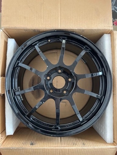 鍛造軽量 7.5kg 4本 17X8.0J+37 1ET 149,999円→95,000円→89,800円 →85,000円→期間限定 80,000→更に期 間限定値下げ72,500円 PIAA PREMIUM FORGED