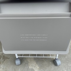 キャスター付き ゴミ箱 ちいかわシール付きの画像