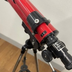 赤い望遠鏡の画像