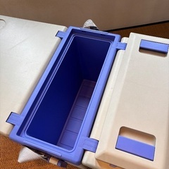【キャンプ用品】【希少】クーラーボックス型折りたたみテーブルの画像