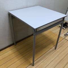 IKEA GRASALA イケア グレサーラ テーブル デスク 勉強机 グレー 北欧 シンプル 廃盤モデル 67x67x75 cm 【糸島市内 送料無料】251013-6の画像