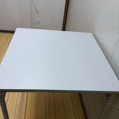 IKEA GRASALA イケア グレサーラ テーブル デスク 勉強机 グレー 北欧 シンプル 廃盤モデル 67x67x75 cm 【糸島市内 送料無料】251013-6の画像