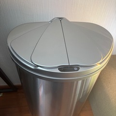 電動ゴミ箱の画像