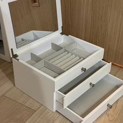 ニトリ アクセサリーボックスの画像