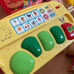 はらぺこあおむしのおもちゃの画像