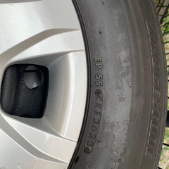 トヨタハイエース純正タイヤホイールセット　ナット付きの画像