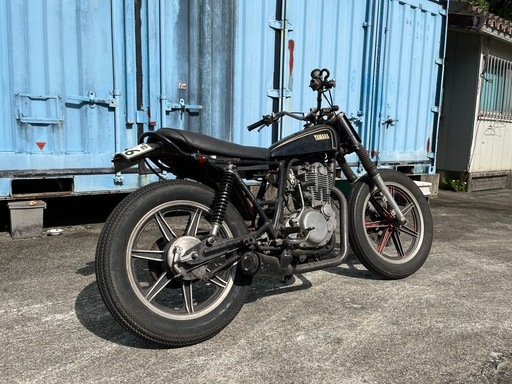 バイク YAMAHA SR 400