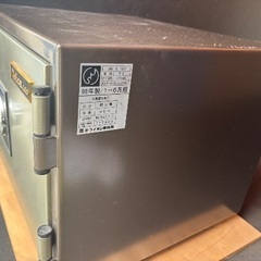 【無料】小型耐火金庫 差し上げます ご来店&お返事早い方優先‼️の画像