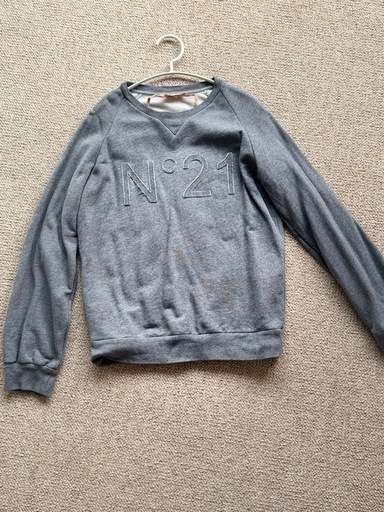 N°21 グレー トレーナー Vネック