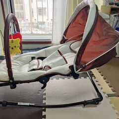 【ベビーバウンサー】日よけ付き・おもちゃ付き・きれいめ✨の画像