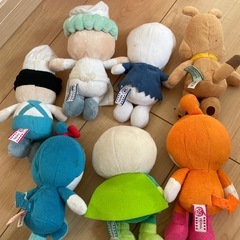 アンパンマンキャラクターのぬいぐるみの画像