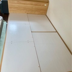 ニトリ　セミダブルベッドの画像
