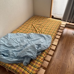 ヒノキベッドフレームの画像
