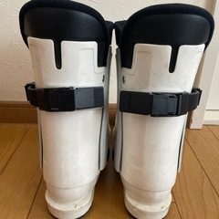 スキー靴／黒ベルトの画像