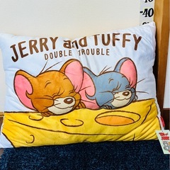 #未使用#トムとジェリー#クッション#もぐもぐチーズクッション#ジェリーとタフィー#タイプA#クレーンゲーム#UFOキャッチャー#景品#大きい#ビッグ#ラウンド1の画像