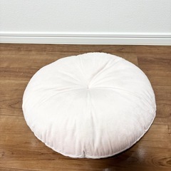 ニトリ 円形クッション モチモチの画像