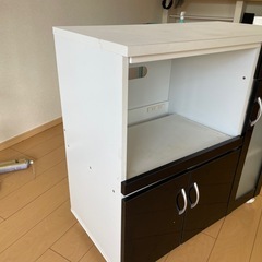 食器棚の画像