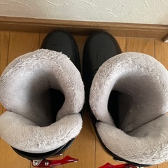 スキー靴／黒色の画像