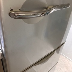 サンヨー冷蔵庫の画像