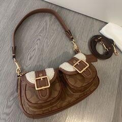 モコモコ shirley トートバッグ ashton baguette ショルダーバッグ サドルバッグ コーチの画像