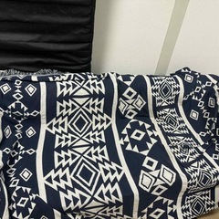 テーブルとソファー無料の画像