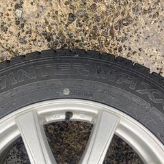 205/65R16 東北6県無料配送対応‼️爆安‼️最終値下げ‼️①超超超バリ溝❗ 国産ダンロップ WM02❗ アルミ付き 国産 タイヤ !!　スタッドレスの画像