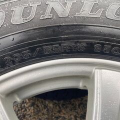 205/65R16 東北6県無料配送対応‼️爆安‼️最終値下げ‼️①超超超バリ溝❗ 国産ダンロップ WM02❗ アルミ付き 国産 タイヤ !!　スタッドレスの画像
